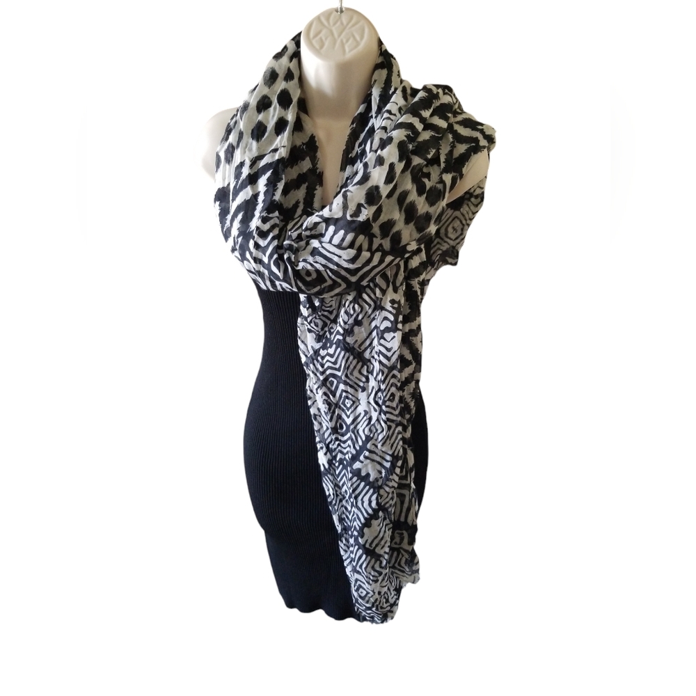 Black & White scarf/shawl